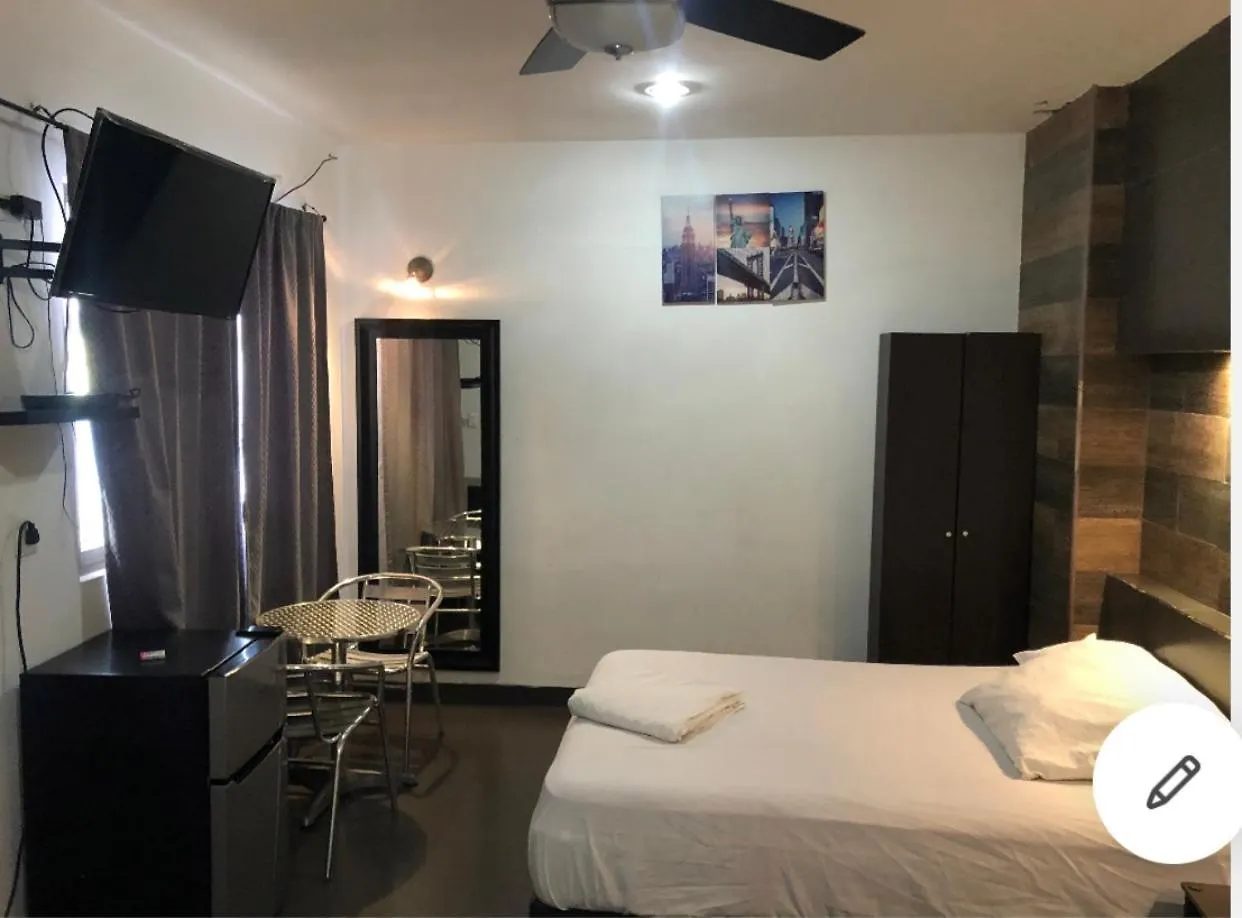Casa Los 3 Garcia بلايا ديل كارمن منزل للإقامة